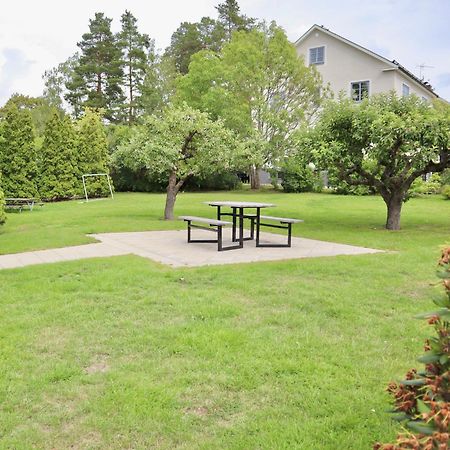 Pensionat Prinshoejden - Home Katrineholm Luaran gambar