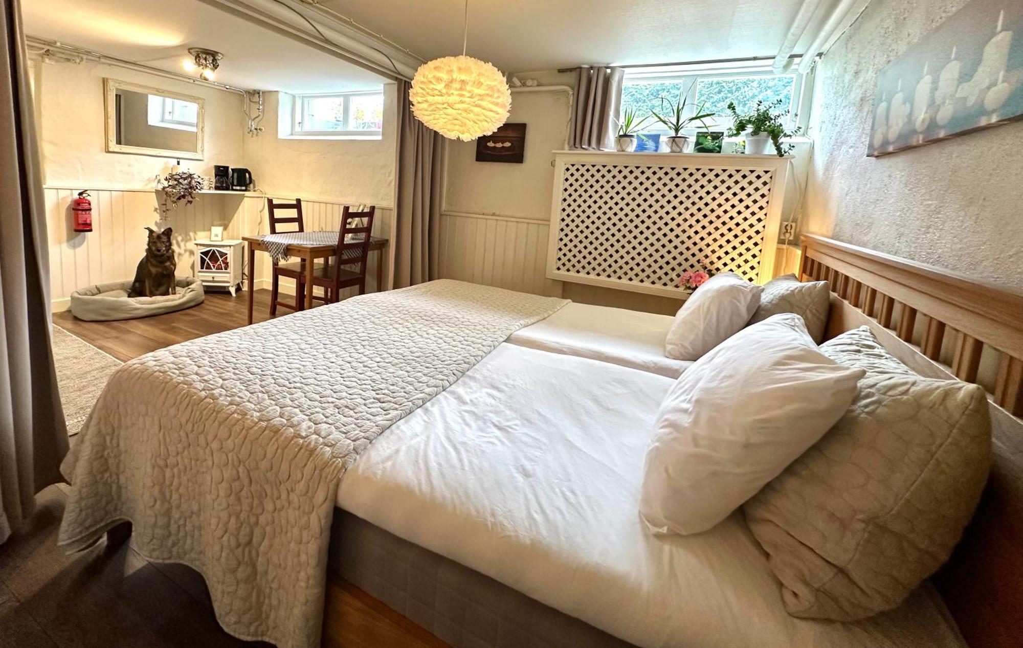 Pensionat Prinshoejden - Home Katrineholm Luaran gambar